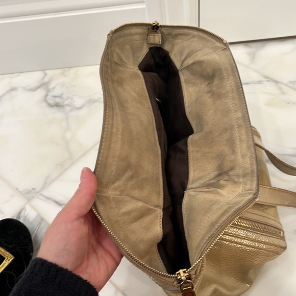 Yves Saint Laurent Downtown Patent leather tote - Picture 5 of 15